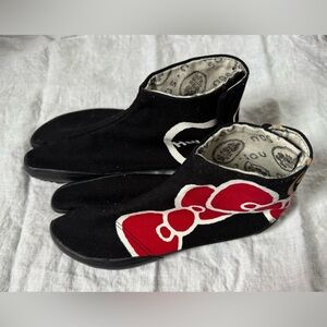 Sou Sou Tabi Split Toe Shoes Hello Kitty Sanrio Black Women's 25.0cm